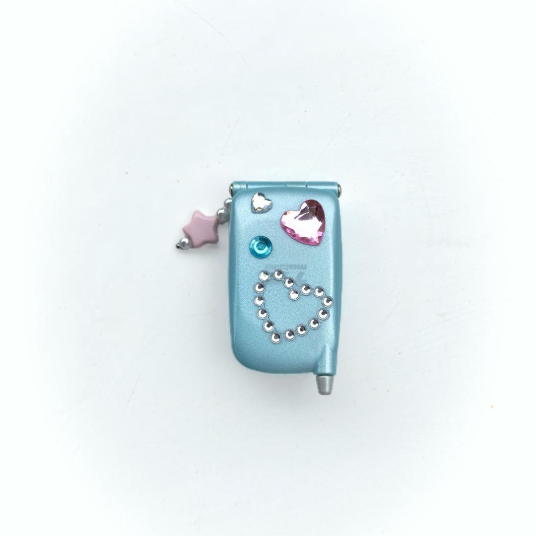 Y2K Flip Phone Keychain | Mini Retro Phone Charm | Kawaii Hiar Clip | 2000s Aesthetic Accessory