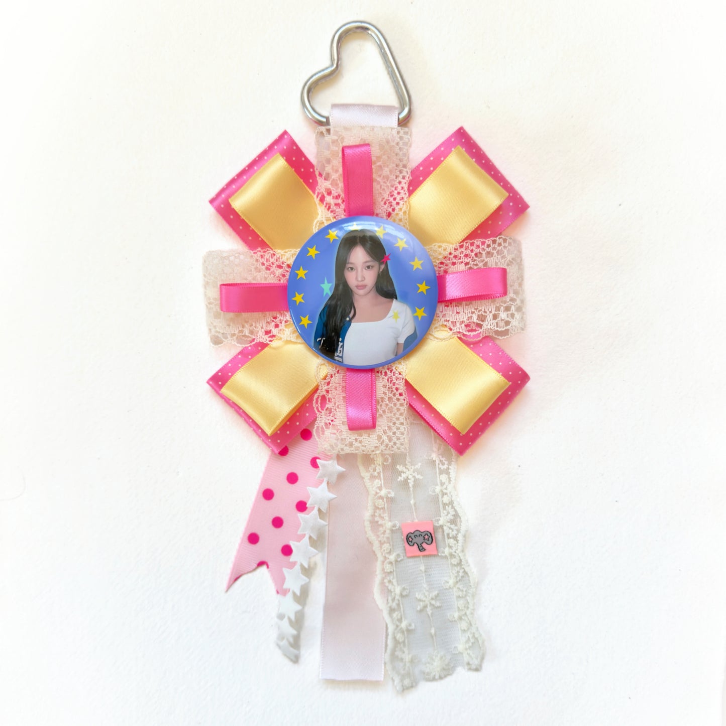 NewJeans Inspired rosette, Handmade Kpop Rosette Keychain, Idol Photo Badge Holder, Y2K Kawaii Ribbon Brooch
